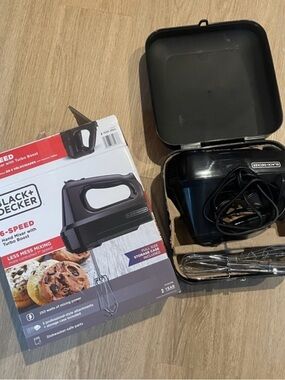 Black + Decker 6-Speed Hand Mixer with turbo boost